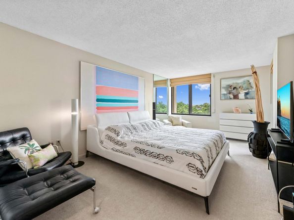 2480 Presidential Way 603, West Palm Beach FL 33401