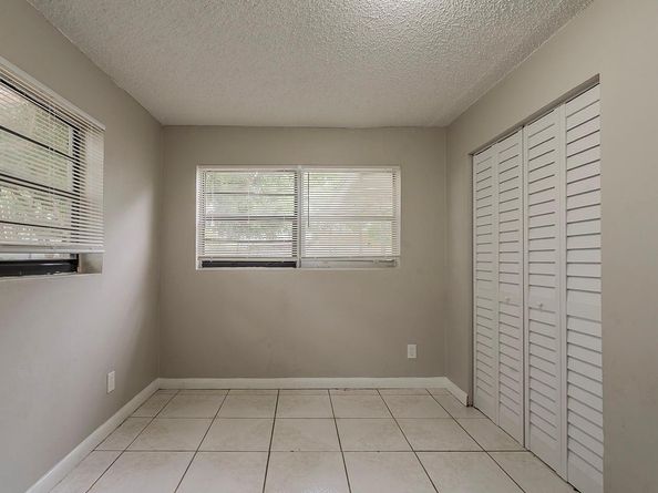 19710 NW 11th Ct, Miami FL 33169