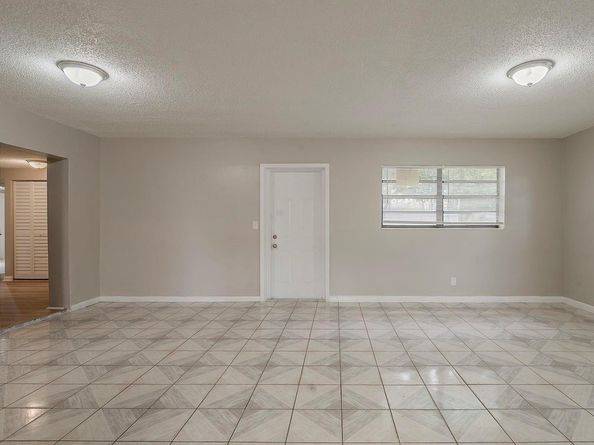 19710 NW 11th Ct, Miami FL 33169