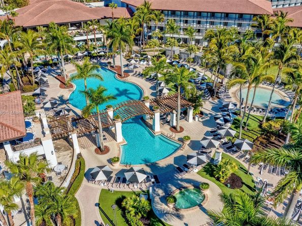 12 Bentwood Road, Palm Beach Gardens FL 33418