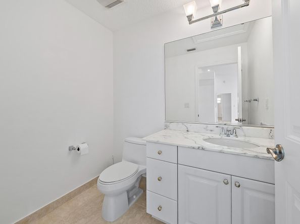 12 Bentwood Road, Palm Beach Gardens FL 33418