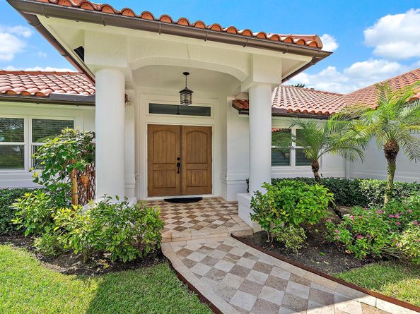 12 Bentwood Road, Palm Beach Gardens FL 33418