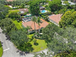 12 Bentwood Road, Palm Beach Gardens FL 33418
