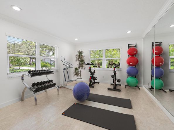 12 Bentwood Road, Palm Beach Gardens FL 33418