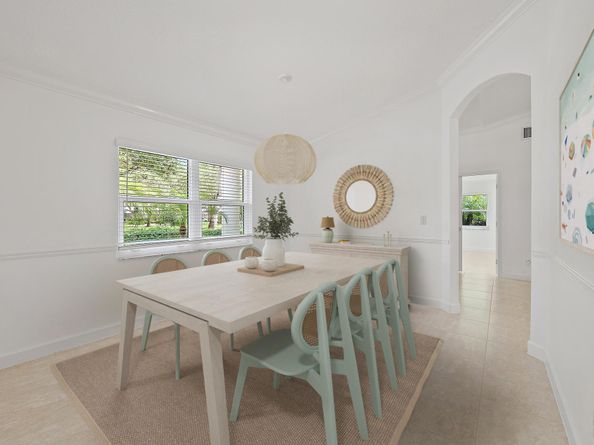 12 Bentwood Road, Palm Beach Gardens FL 33418