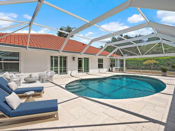 12 Bentwood Road, Palm Beach Gardens FL 33418