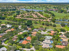 12 Bentwood Road, Palm Beach Gardens FL 33418