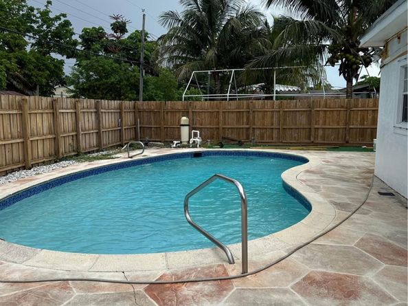 1698 NE 181st St, North Miami Beach FL 33162