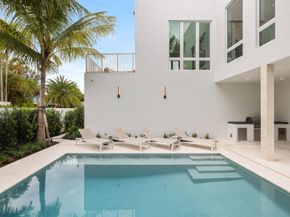 800 Bond Way, Delray Beach FL 33483