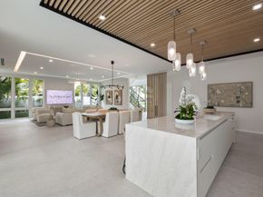 800 Bond Way, Delray Beach FL 33483
