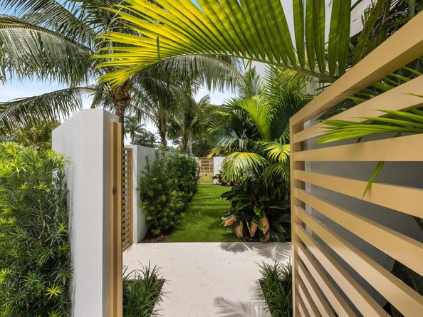 800 Bond Way, Delray Beach FL 33483