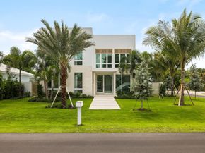 800 Bond Way, Delray Beach FL 33483