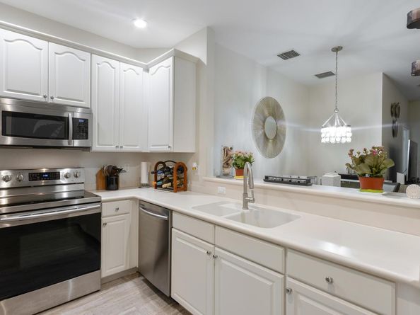 3043 Grandiflora Drive, Greenacres FL 33467
