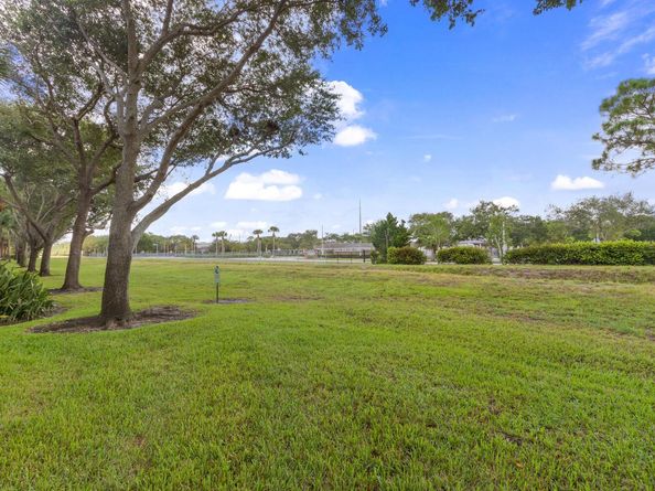 3043 Grandiflora Drive, Greenacres FL 33467