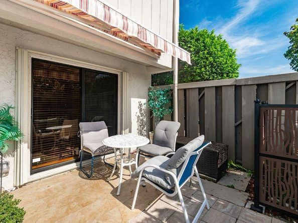 331 DEERCREEK WILDWOOD CI S Wildwood Circle 331, Deerfield Beach FL 33442