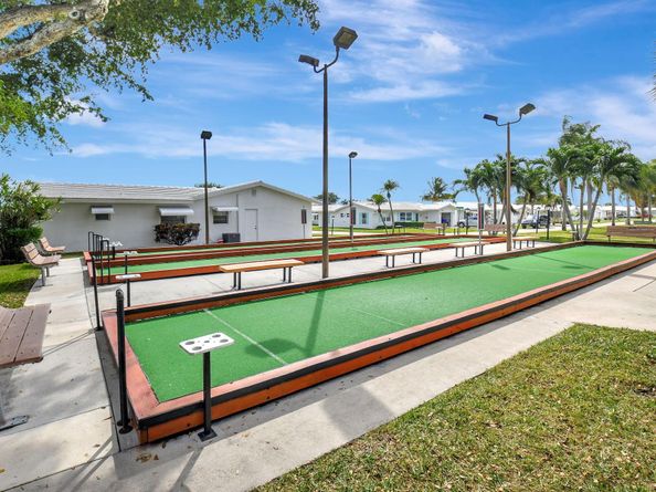 2000 SW 20th Place, Boynton Beach FL 33426