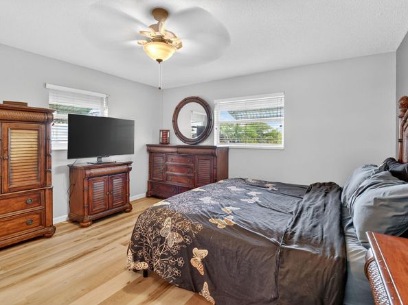 2000 SW 20th Place, Boynton Beach FL 33426