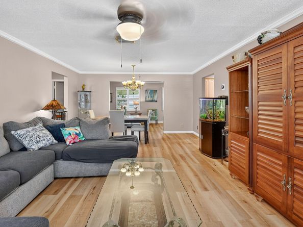 2000 SW 20th Place, Boynton Beach FL 33426