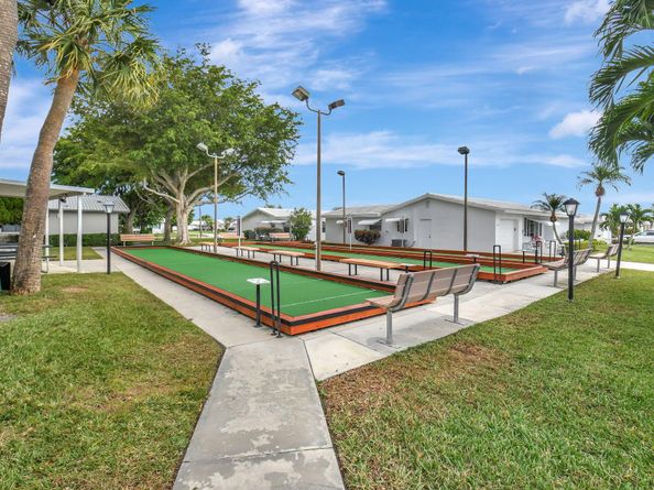 2000 SW 20th Place, Boynton Beach FL 33426