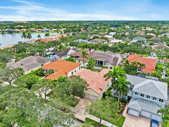 833 Heritage Drive, Weston FL 33326