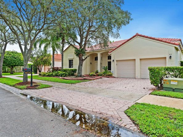 833 Heritage Drive, Weston FL 33326