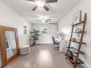 300 NE 43rd St, Oakland Park FL 33334