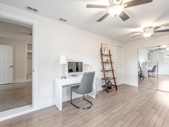 300 NE 43rd St, Oakland Park FL 33334