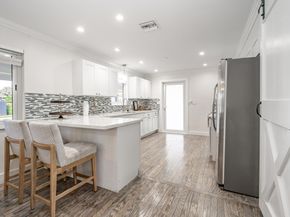 300 NE 43rd St, Oakland Park FL 33334