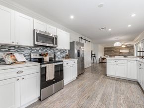 300 NE 43rd St, Oakland Park FL 33334
