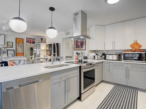 274 Capri F, Delray Beach FL 33484