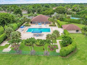 8 Camden Ln, Boynton Beach FL 33426