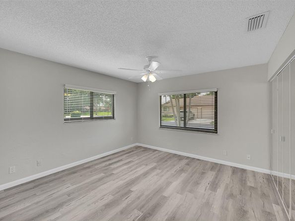 8 Camden Ln, Boynton Beach FL 33426