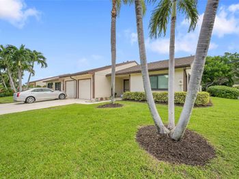 8 Camden Ln