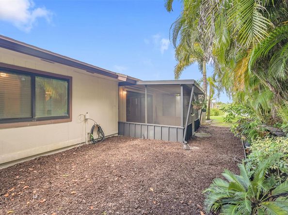 8 Camden Ln, Boynton Beach FL 33426