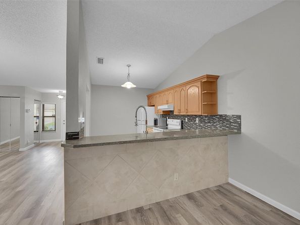8 Camden Ln, Boynton Beach FL 33426