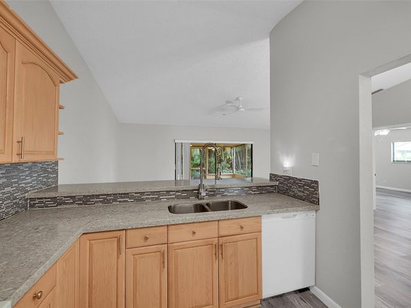 8 Camden Ln, Boynton Beach FL 33426