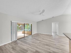 8 Camden Ln, Boynton Beach FL 33426