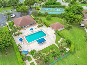 8 Camden Ln, Boynton Beach FL 33426