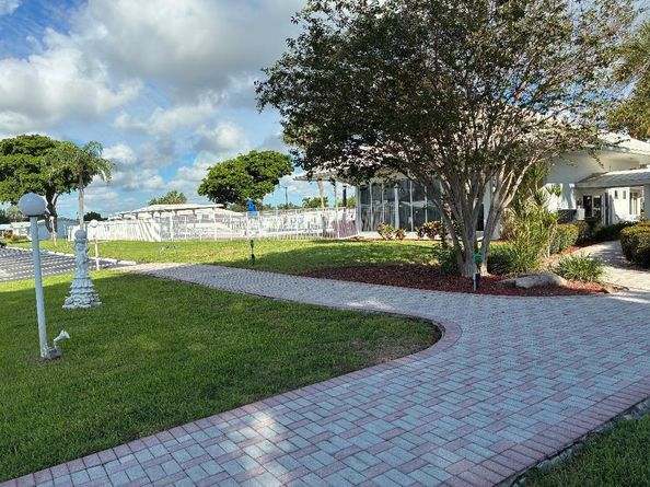 110 NW 24th Ct, Pompano Beach FL 33064
