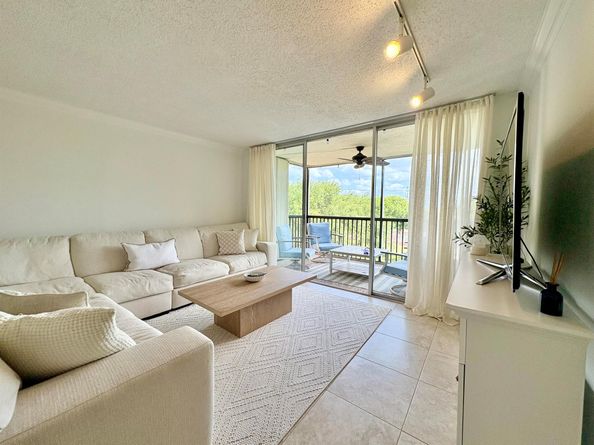 5280 NW 2nd Avenue 412, Boca Raton FL 33487