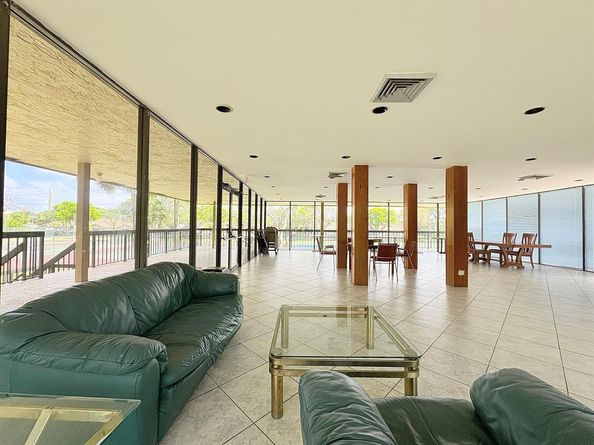 5280 NW 2nd Avenue 412, Boca Raton FL 33487