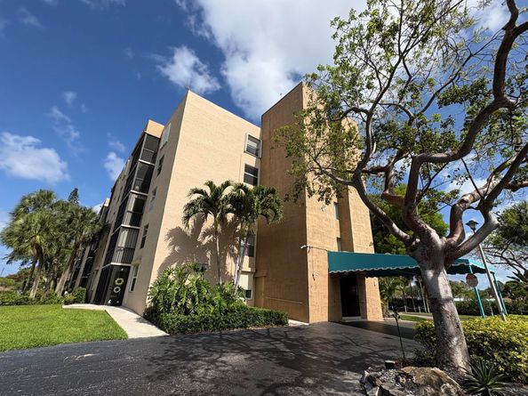 5280 NW 2nd Avenue 412, Boca Raton FL 33487