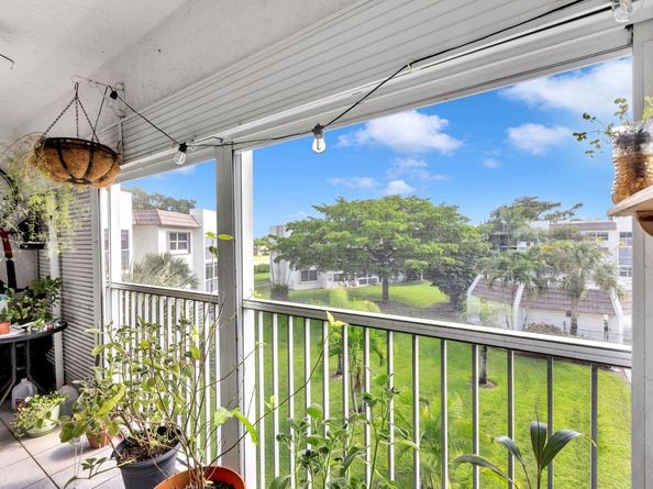 6850 Royal Palm Blvd 306 G, Margate FL 33063