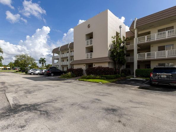 6850 Royal Palm Blvd 306 G, Margate FL 33063