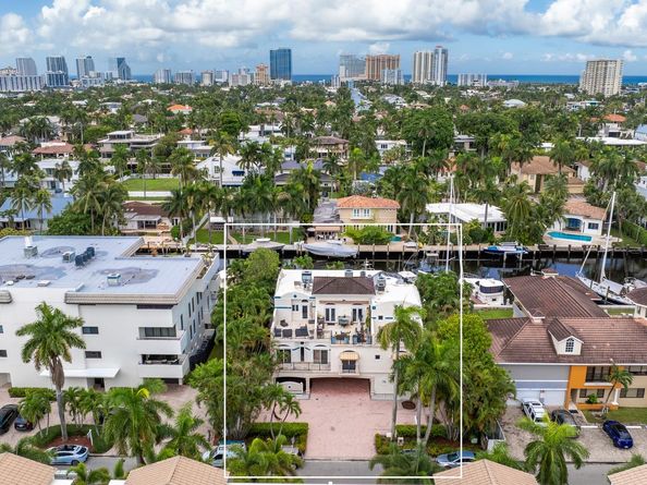 70 Isle of Venice 203, Fort Lauderdale FL 33301
