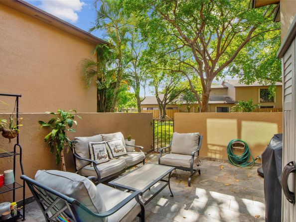 2162 NW 39th Ave B17, Pompano Beach FL 33066