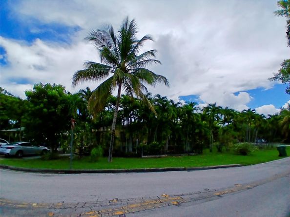 3321 SW 68th Ave, Miami FL 33155