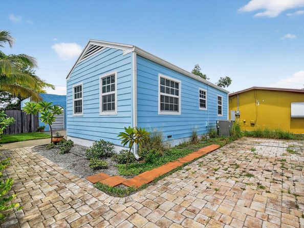 1201 N Ocean Breeze, Lake Worth Beach FL 33460