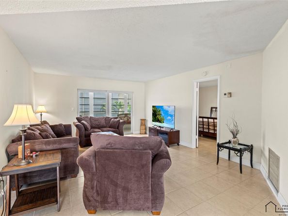 4191 NW 41st St 316, Lauderdale Lakes FL 33319