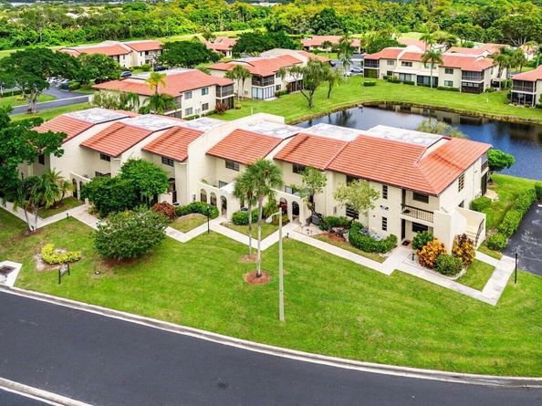 8566 Casa  Del Lago 47 F, Boca Raton FL 33433